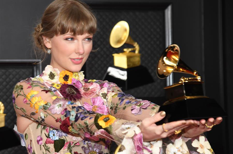 Taylor Swift y Beyoncé hacen historia en los Grammy