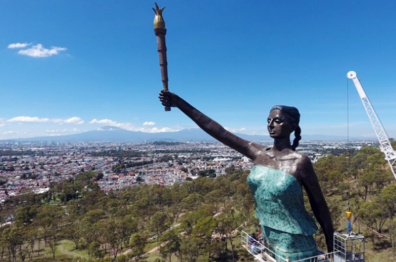 Lo de aquí... lo de allá: En Puebla majestuosa escultura ‘La Victoria’