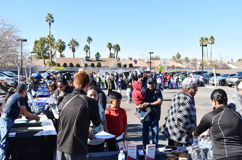 Fiesta navideña para niños y adultos, un evento pleno de entusiasmo