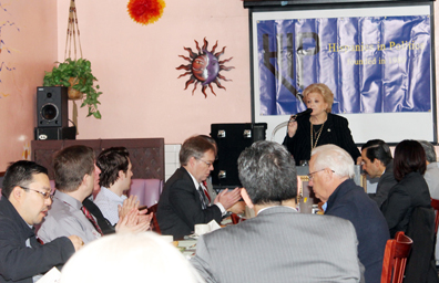 Habló Carolyn Goodman sobre la creación de una plaza hispana