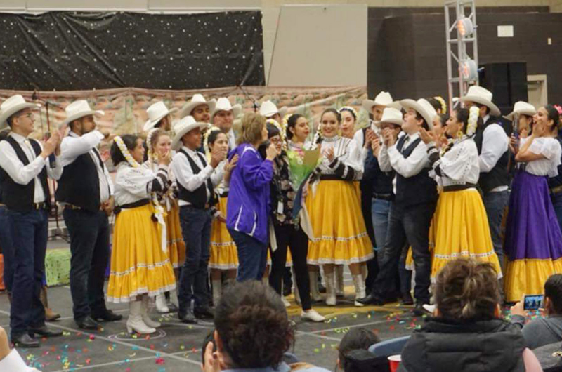 Grupo Folklórico Libertad de Las Vegas rumbo a París