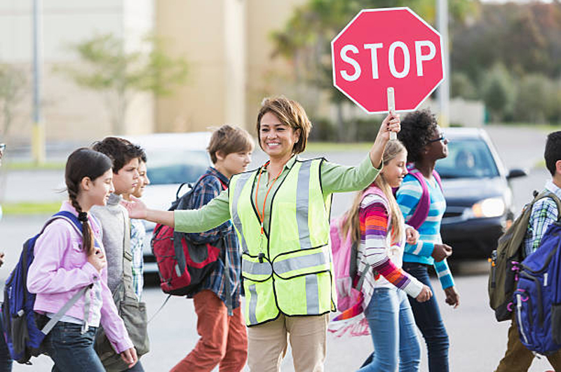 A pocos días del nuevo año escolar buscan guardias de cruce vial
