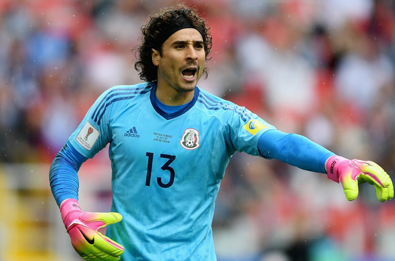 Desmienten llegada de Guillermo Ochoa al club Napoli