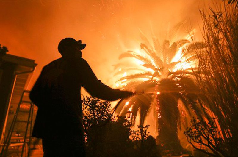 Gobernador de California pide se declare desastre mayor a los incendios