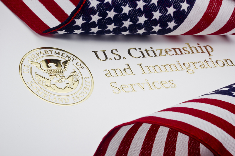 USCIS aumenta servicios migratorios y aplicaciones en línea