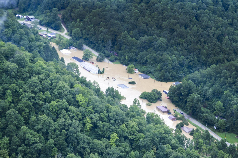 Sube a 26 la cifra de muertos por las inundaciones en Kentucky