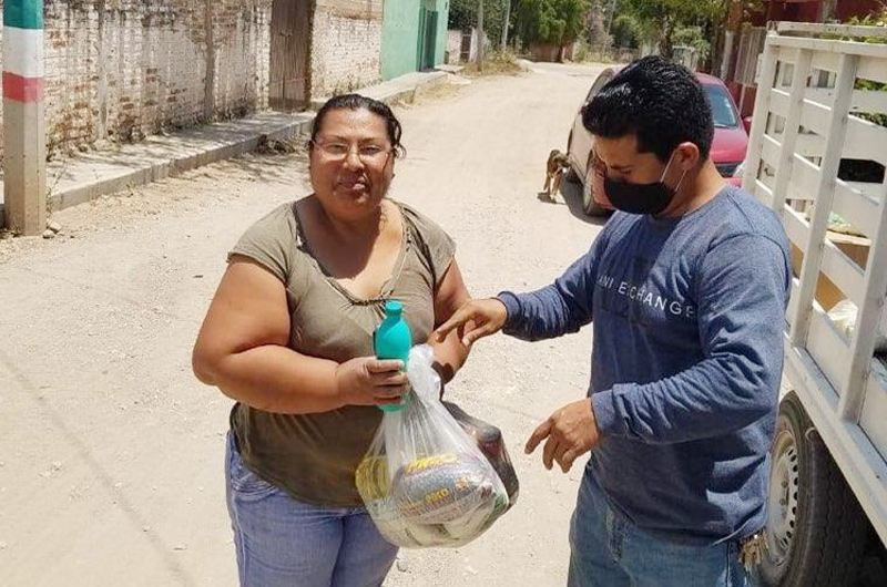 Al brindar ayuda se hacen sentir jaliscienses del valle