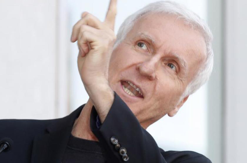 Felicitó James Cameron a “Avengers” por récord en taquilla