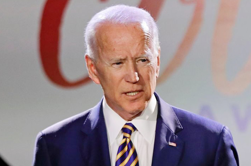 Biden busca evitar crisis por queja de exlegisladora