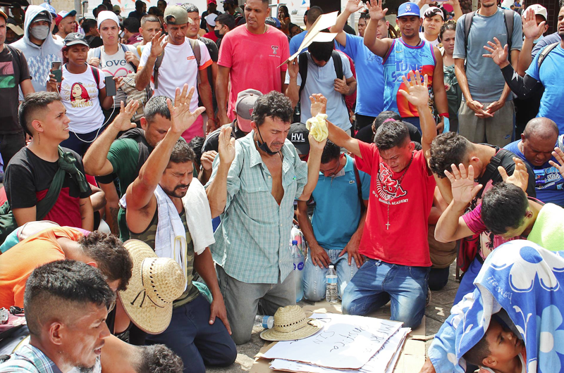 Activistas y migrantes piden al Gobierno mexicano crear corredor humanitario 