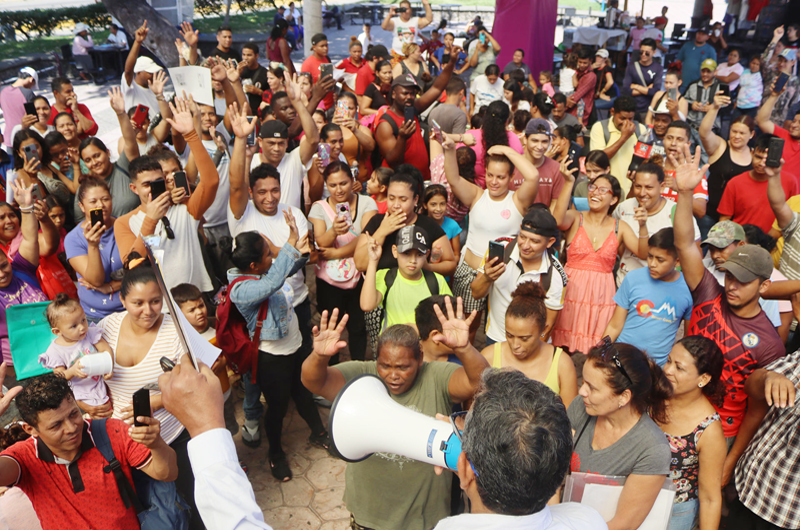 Migrantes en el sur de México alistan salida en caravana en esta Navidad