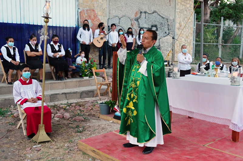 Ofrecen misa en honor de migrantes víctimas de accidente en sureste de México