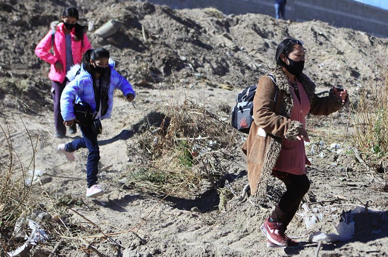 El flujo de migrantes y deportados crece en la mexicana Ciudad Juárez