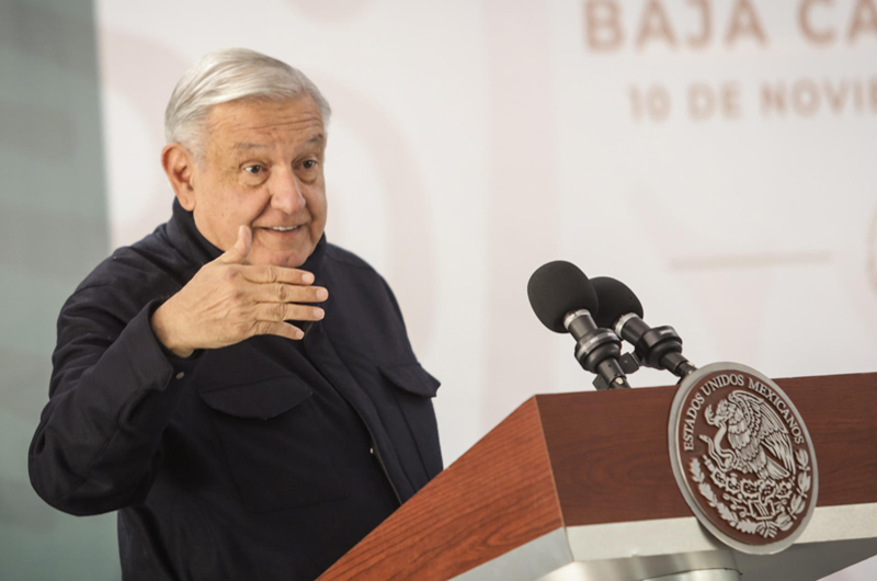 López Obrador critica en la frontera las políticas antiinmigrantes de Florida y Texas 