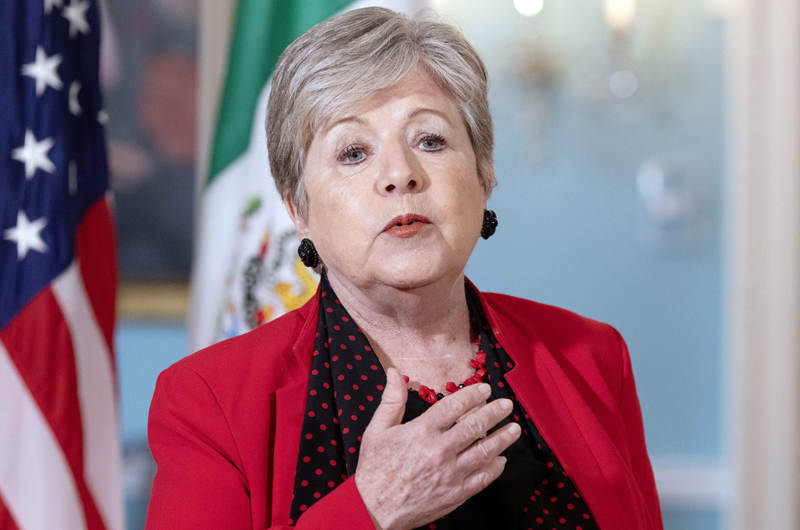 México y Guatemala ofrecen asistencia a mexicanos que huyeron a Cuilco por violencia