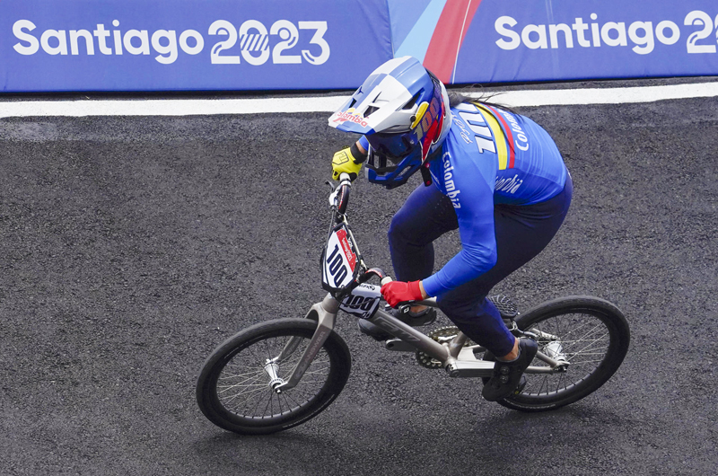 La ciclista colombiana de BMX Mariana Pajón gana su tercer oro panamericano