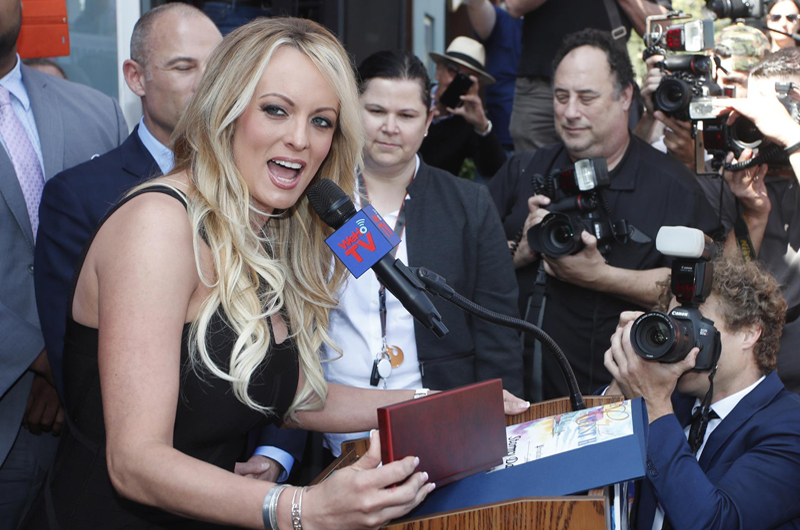 Fiscalía Manhattan convoca gran jurado sobre caso de pago a Stormy Daniels 