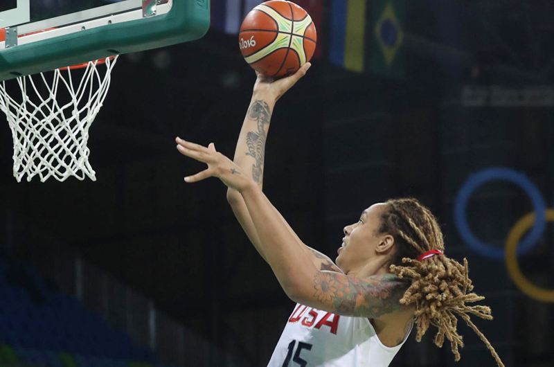 Brittney Griner se recupera en un hospital de Texas tras su liberación 