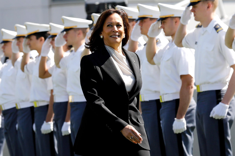 Kamala Harris pide al nuevo presidente del BM aumentar la ayuda a países vulnerables 