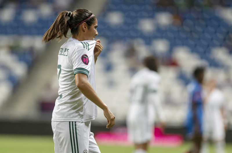 Kenti Robles: “Si tenemos el balón, creceremos como equipo”