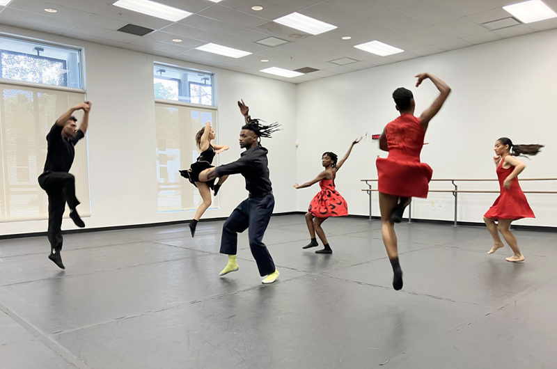 Un espectáculo de danza en Miami celebra a la mujer y a la cultura hispana 