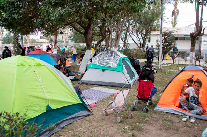Invitan a migrantes a protegerse del frío en albergues en Sonora