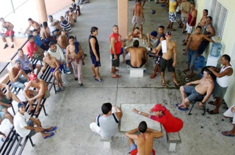 Migrantes cubanos y venezolanos esperan recibir visa humanitaria de EUA
