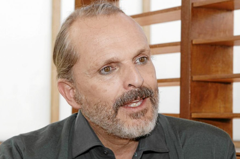 Miguel Bosé sorprende al declarar que el coronavirus es una farsa