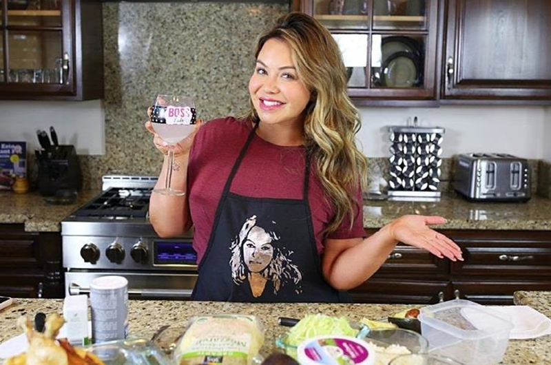 Chiquis Rivera lanza libro de recetas latinas 