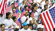 Mayoría de latinos pugnan por reforma migratoria 