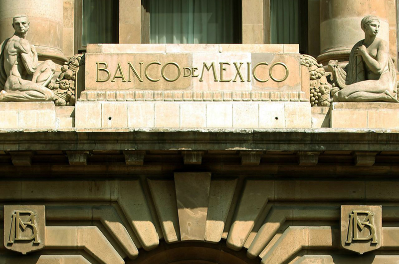 Analistas privados esperan que Banco de México pause recortes a la tasa de interés en mayo 