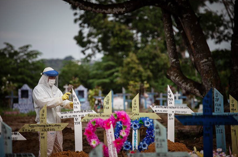 Brasil cierra marzo con el doble de muertos por covid-19 que en febrero