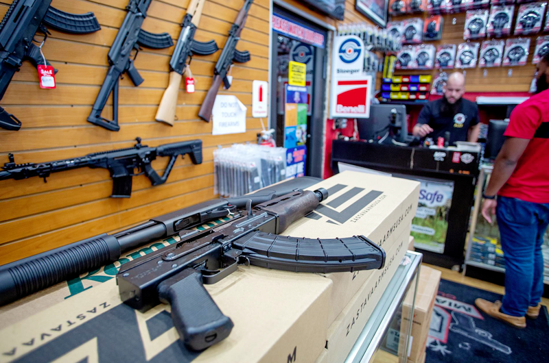 Dos minoristas de armas de EE.UU. acuerdan detener las ventas en Nueva York