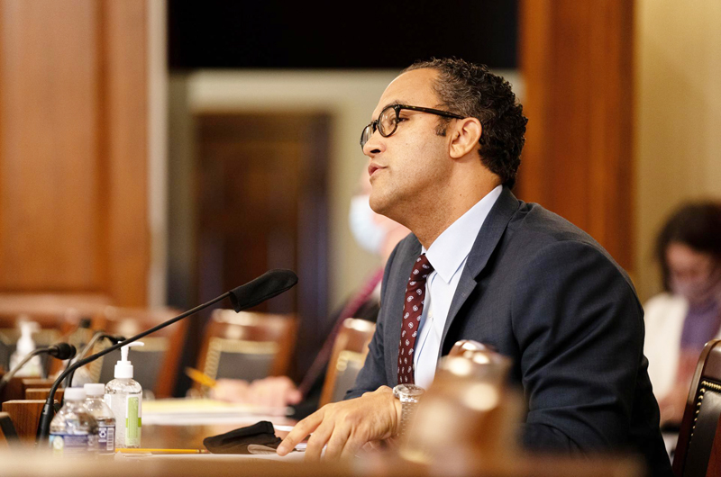 El excongresista Hurd, contrario a Trump, anuncia su candidatura a la presidencia de EEUU