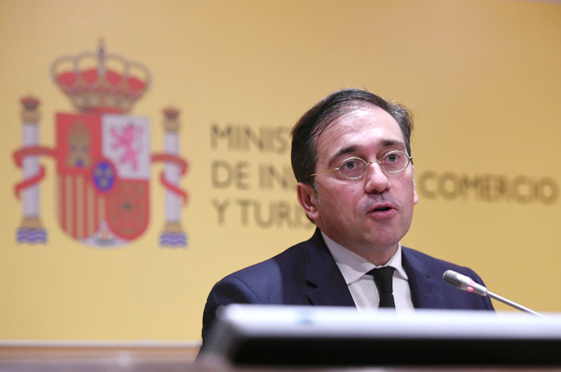Albares insta a potenciar uso del español en el ámbito científico y económico