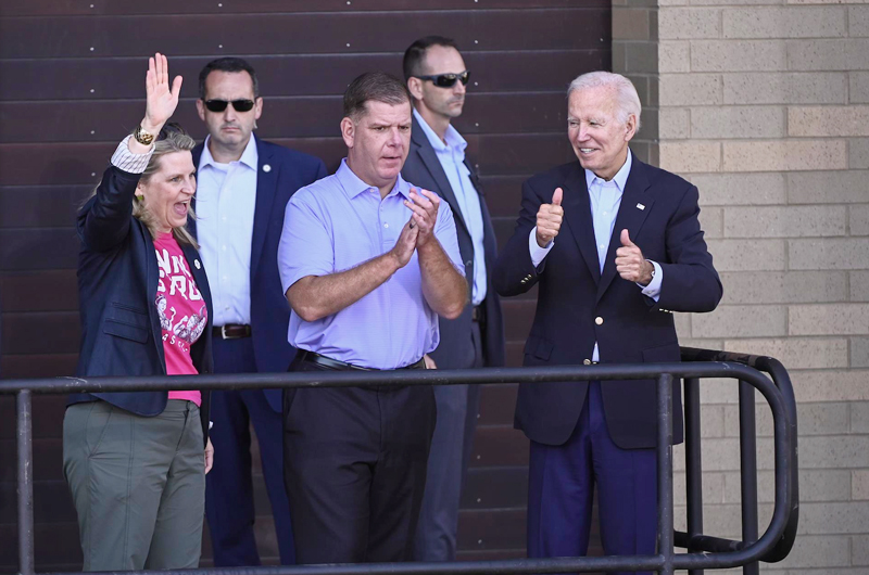 Biden se arropa con los sindicatos para seducir el voto de los trabajadores 