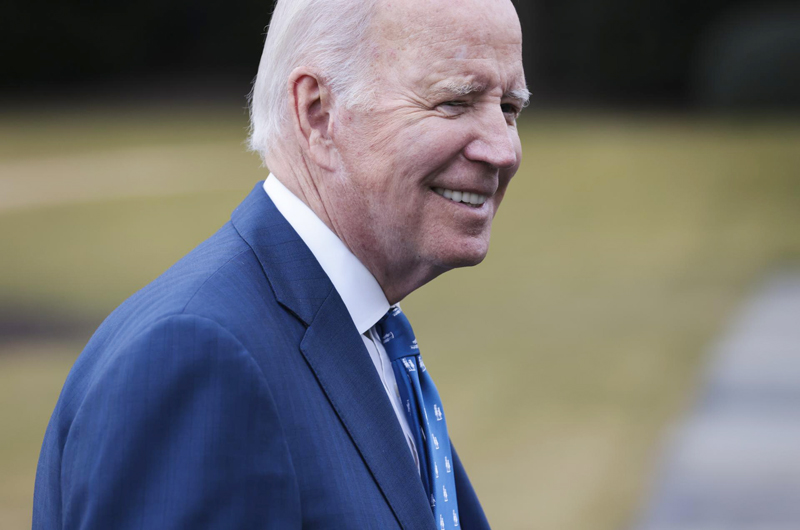 Biden irá el domingo a la frontera con México por primera vez en su mandato