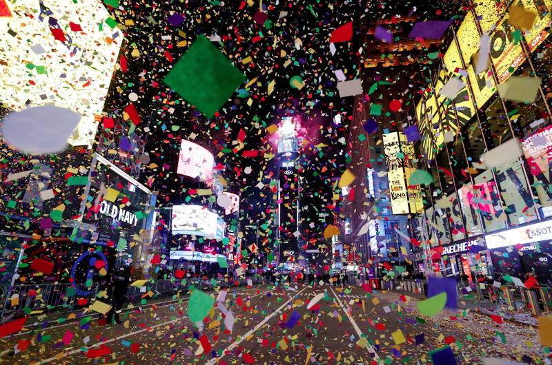 Times Square da toques finales para celebrar  la llegada del 2022
