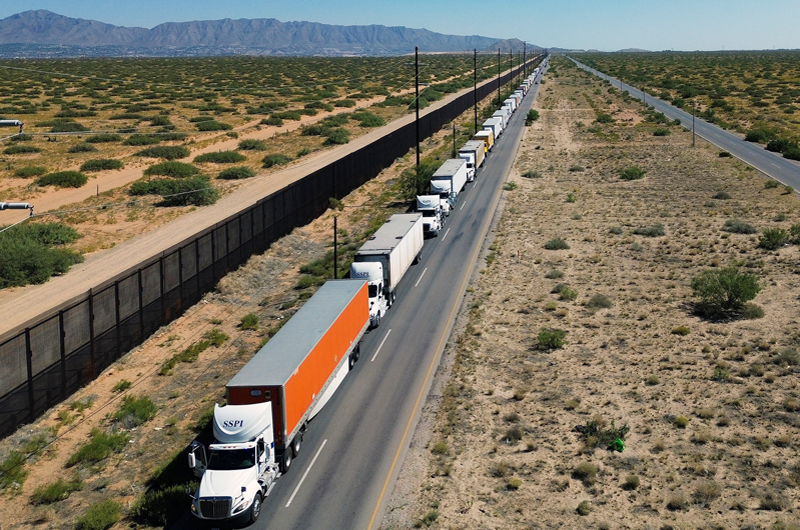 Inflación y escasez azotan a la frontera de México por las medidas antimigrantes de Texas