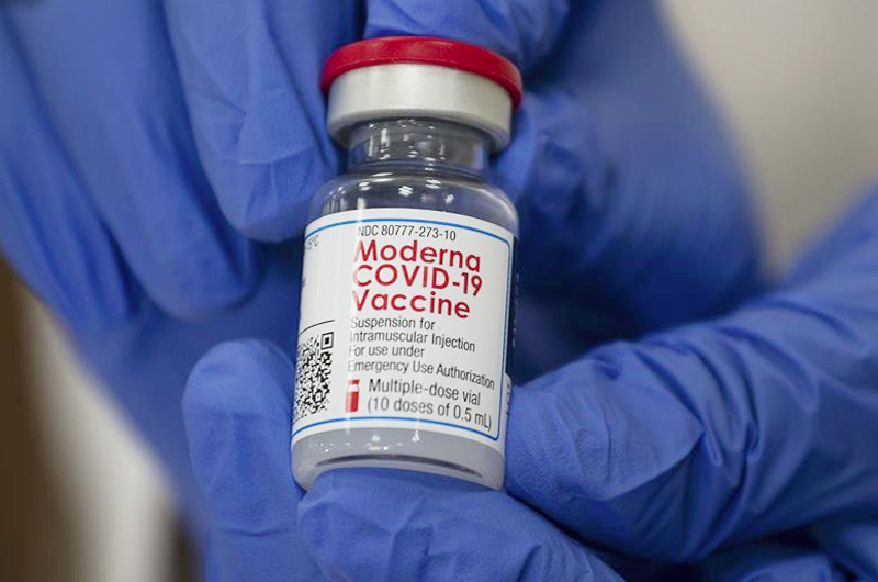 Moderna espera ingresar más de 18.000 millones de dólares este año con su vacuna