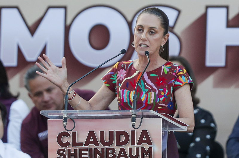 Claudia Sheinbaum critica la reunión y la foto de la opositora Xóchitl Gálvez con Felipe Calderón