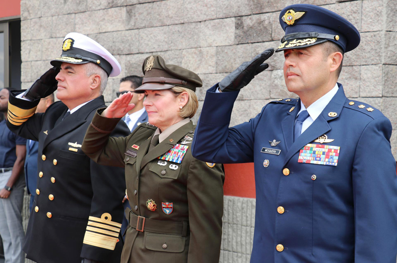 La jefa del Comando Sur de EE.UU. inicia visita a Colombia