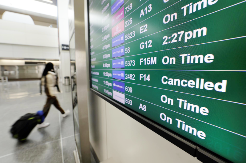 Cientos de vuelos cancelados en Estados Unidos por tercer día consecutivo