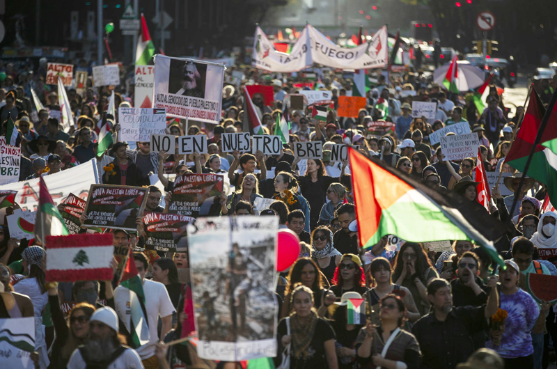 Miles de mexicanos marchan en Ciudad de México en contra del genocidio atribuido a Israel