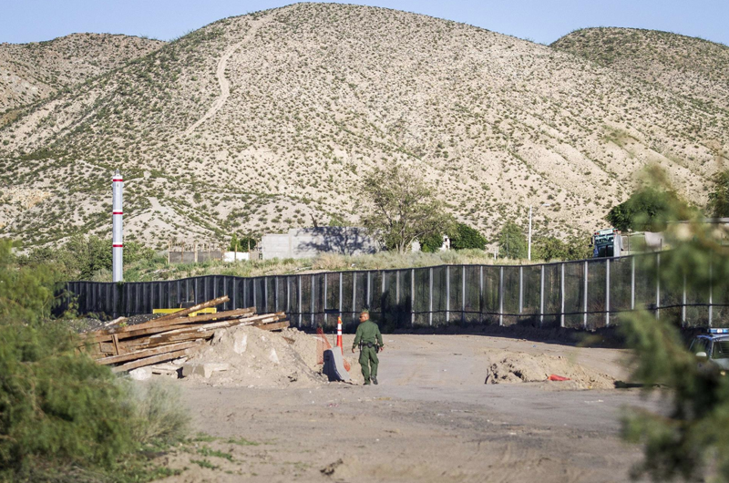 Rancheros en Texas se arman ante la alta presencia de narcos y 