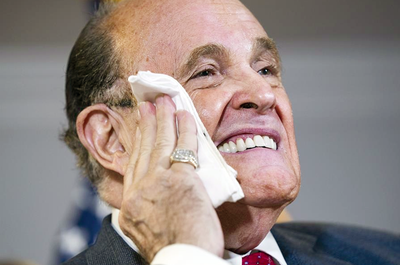 Giuliani, el fiel abogado de Trump, ya no le representa en ninguna causa