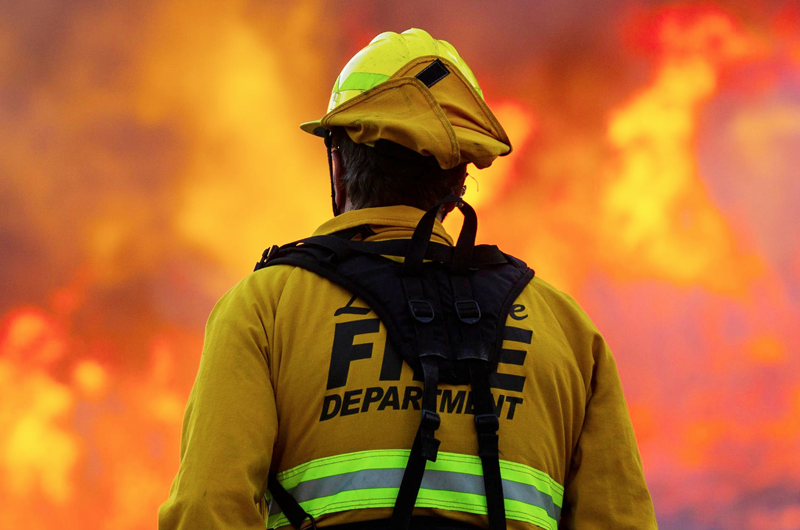 Evacúan a 6 mil 500 personas en EEUU por incendio en una planta de fertilizantes