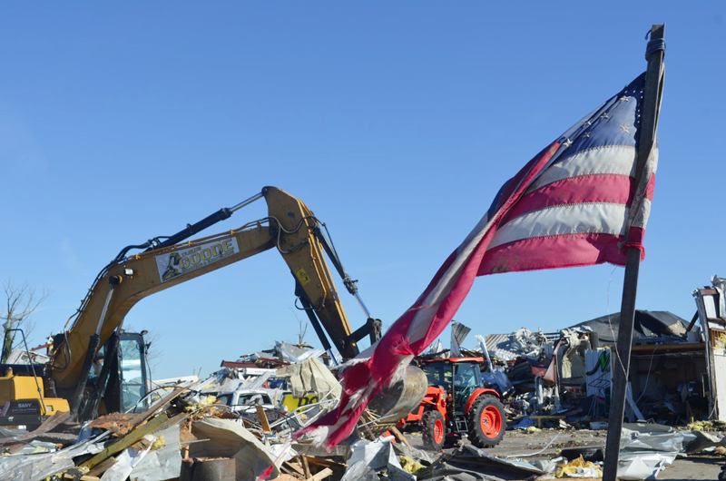 Al menos 64 muertos por los tornados en Kentucky, según el gobernador