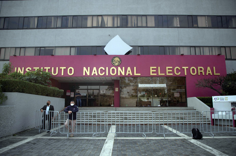El órgano electoral mexicano publica la lista de más de 4 MIL candidatos para elección judicial
