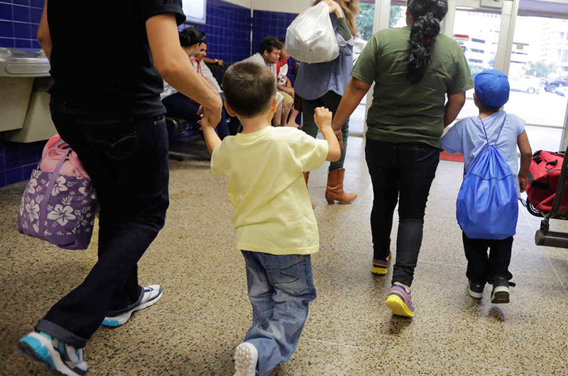 Gobierno de EUA libera nombres de niños migrantes menores de cinco años